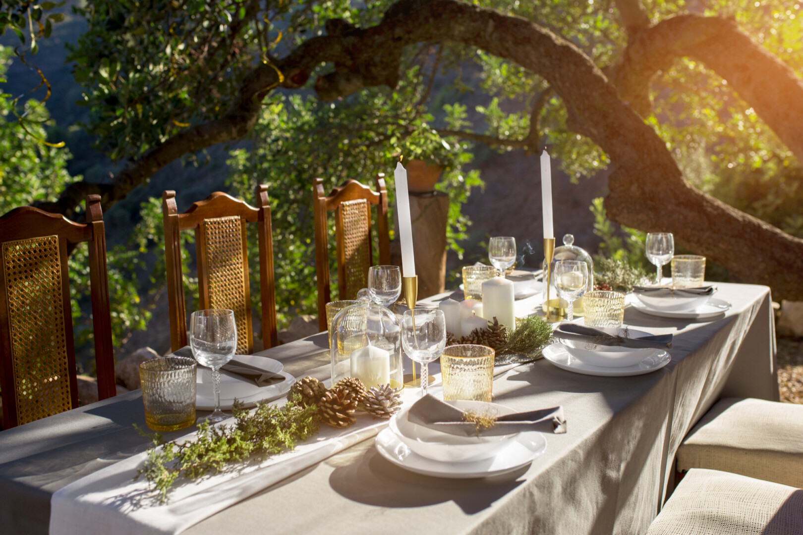 Elegant restaurant at Hotel Montmartre de Sapa serving authentic Sapa flavors with Parisian touch