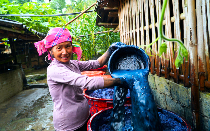 Generations Transmit Sapa Culture, Passing Down Traditional Crafts And Wisdom