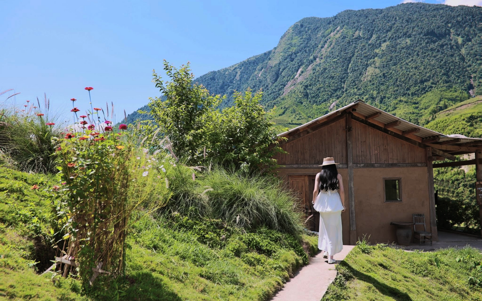 A Small House By The Terraced Fields In Ta Van Village.
