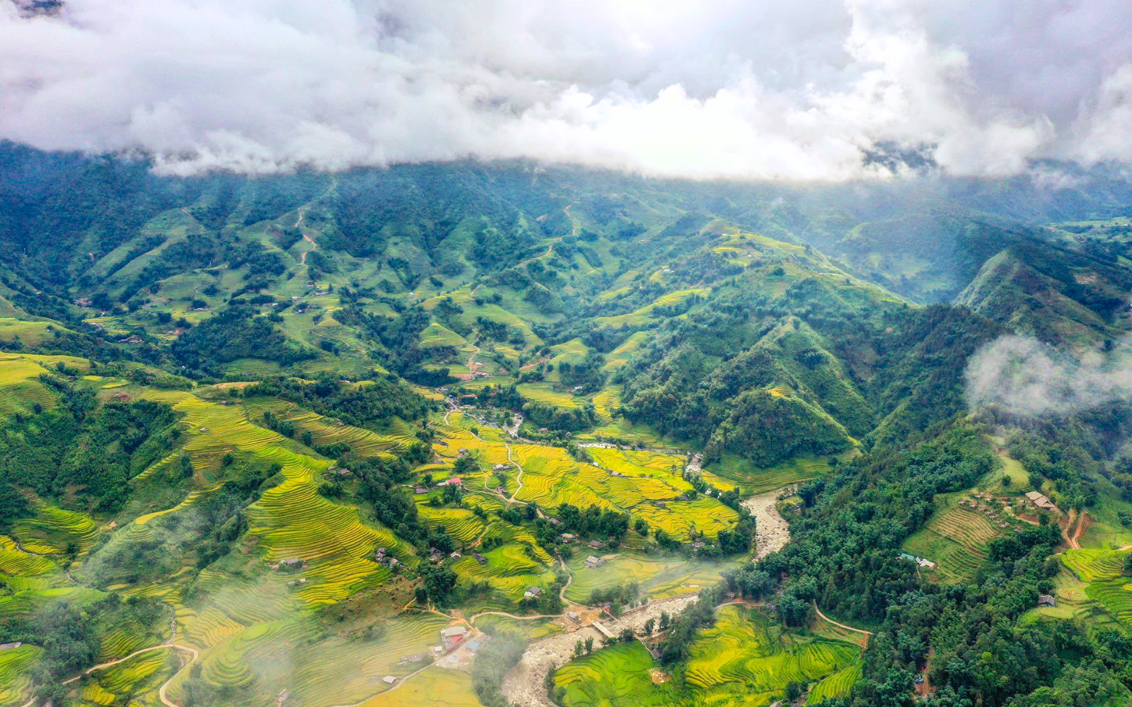Muong Hoa Valley the love song of the Northwest mountains 1 Panoramic View Of Muong Hoa Valley In Sapa – A Breathtaking Natural Masterpiece In The Northwest Mountains.